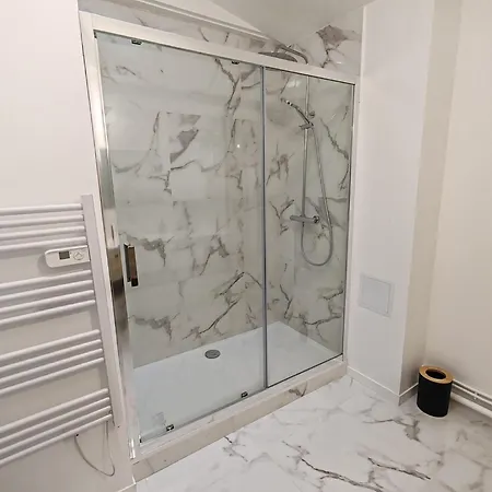 Le Tranquille Centre Apartment